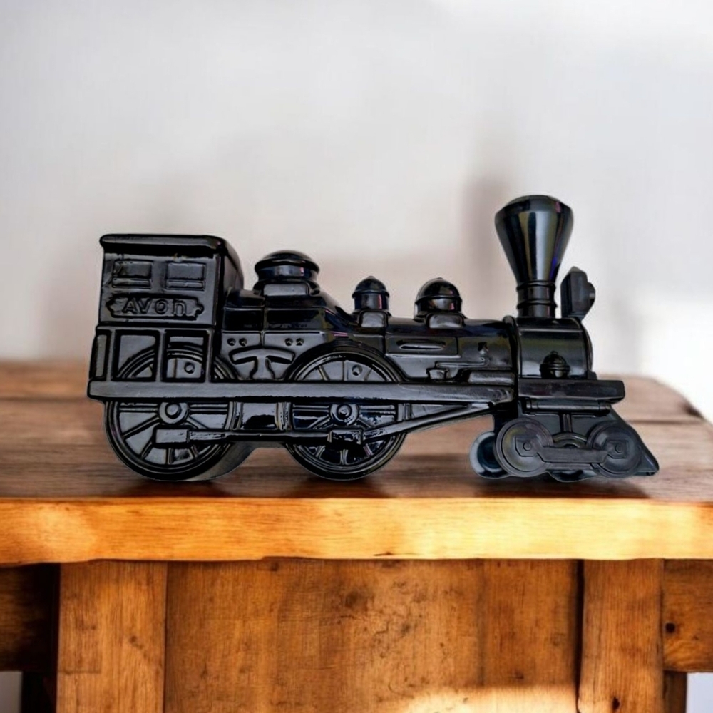 AVON "THE GENERAL 4-4-0" WILD COUNTRY VINTAGE DECANTER. VINTAGE 1970's